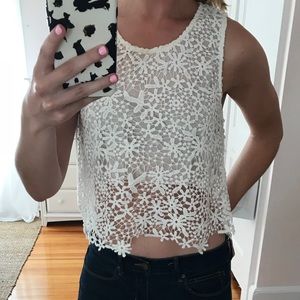 HOST PICK ✨ En Creme White Cropped Shirt ✨